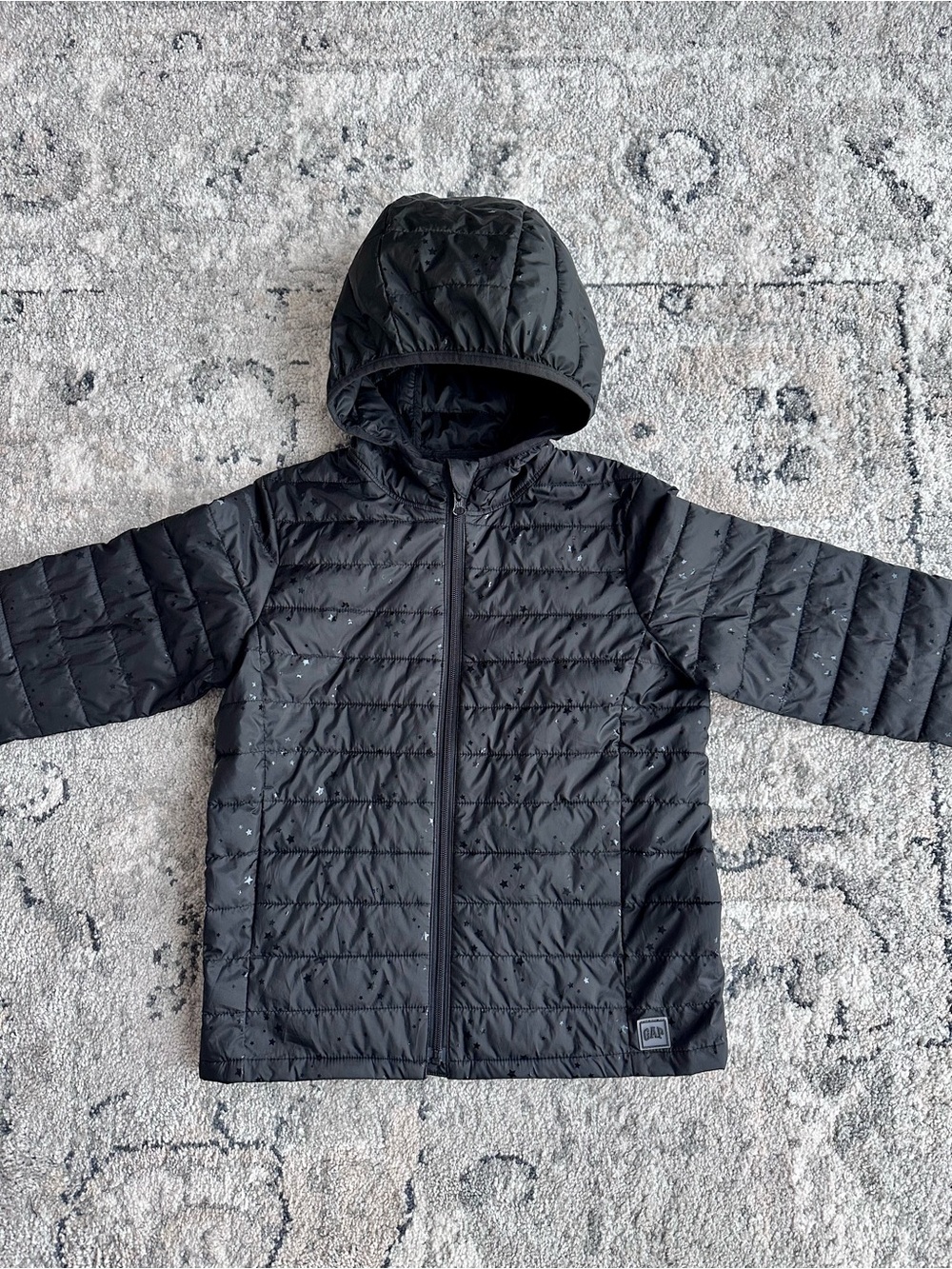 GAP Kids black hooded lightweight puffer zip-up jacket size M(8/9)